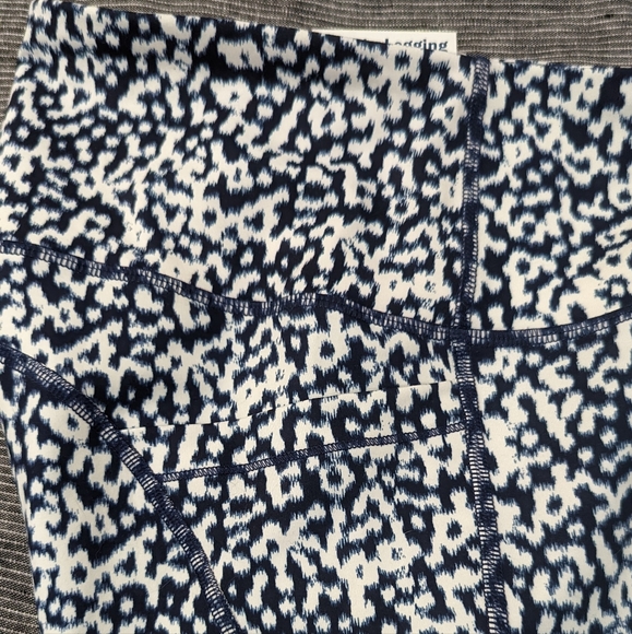 Old Navy High Rise Elevate Crop legging - Picture 7 of 12